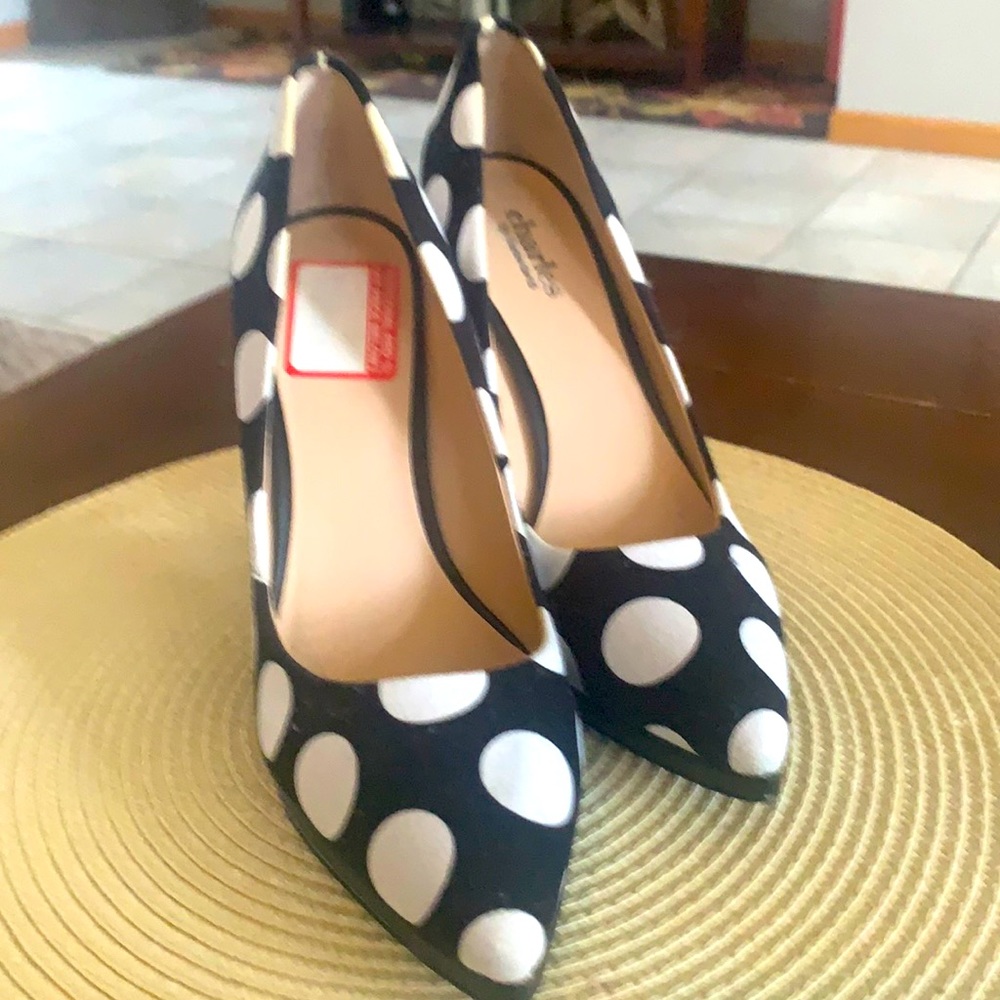 Charles by Charles David Wms Sz 8 black cloth w/hire polka dots.  Awesome!!!